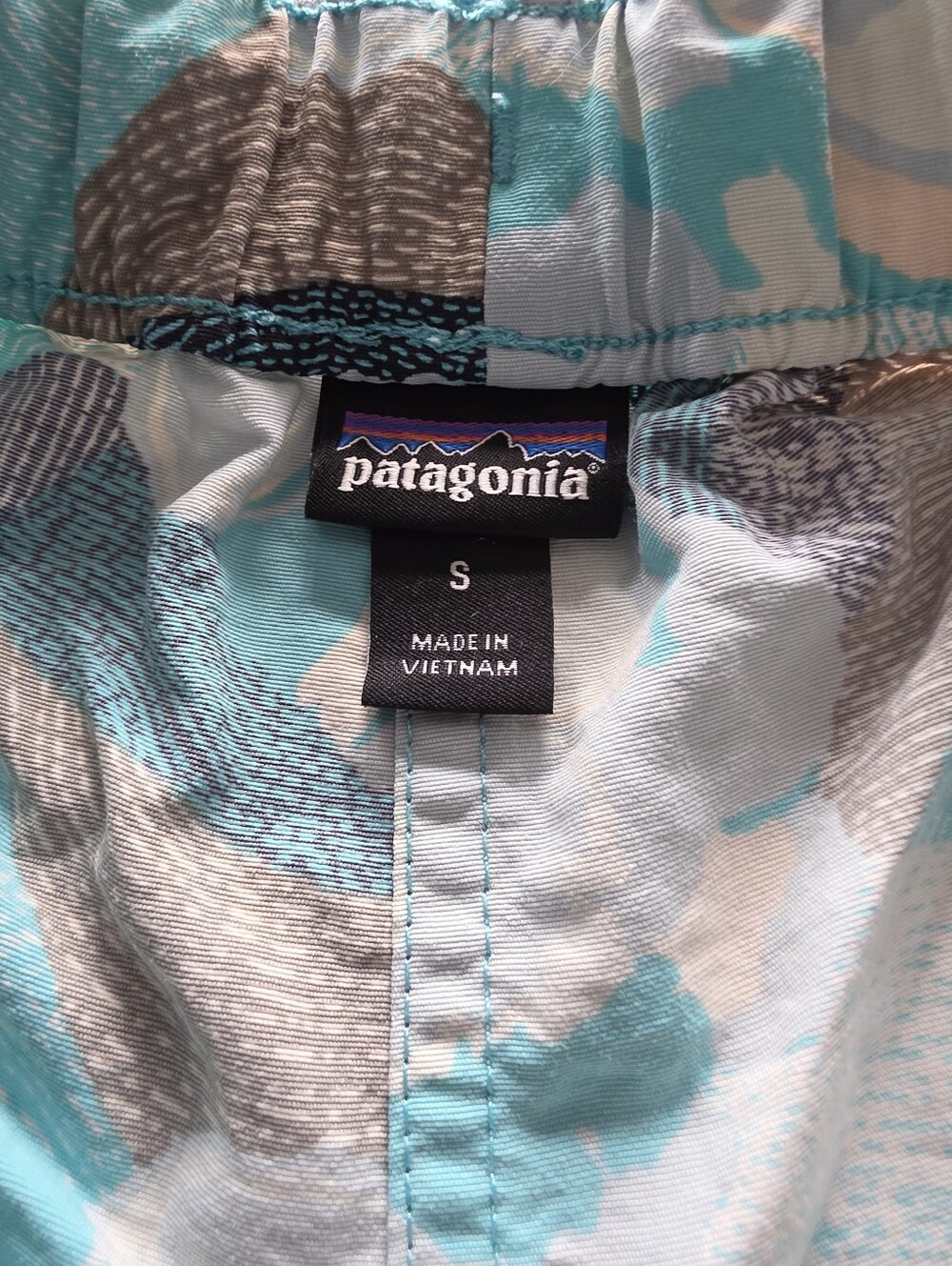 Patagonia Women's Barely Baggies In Hibiscus Turquoise Field Print Size Small - Picture 2 of 12
